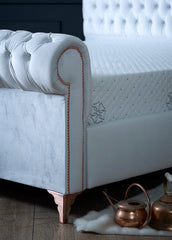 Alexander Bedframe